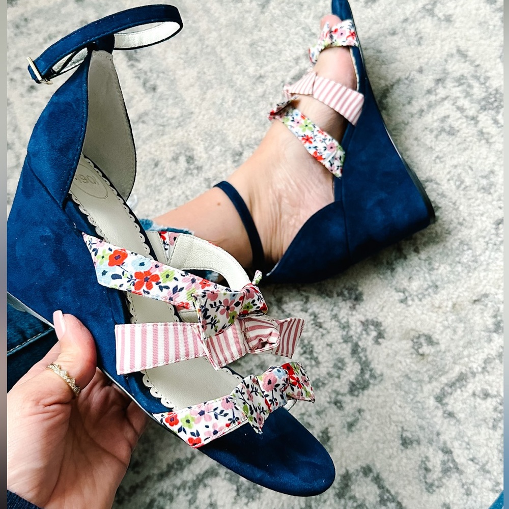 PREOWNED 1901 BLUE SUEDE WEDGES SZ 8